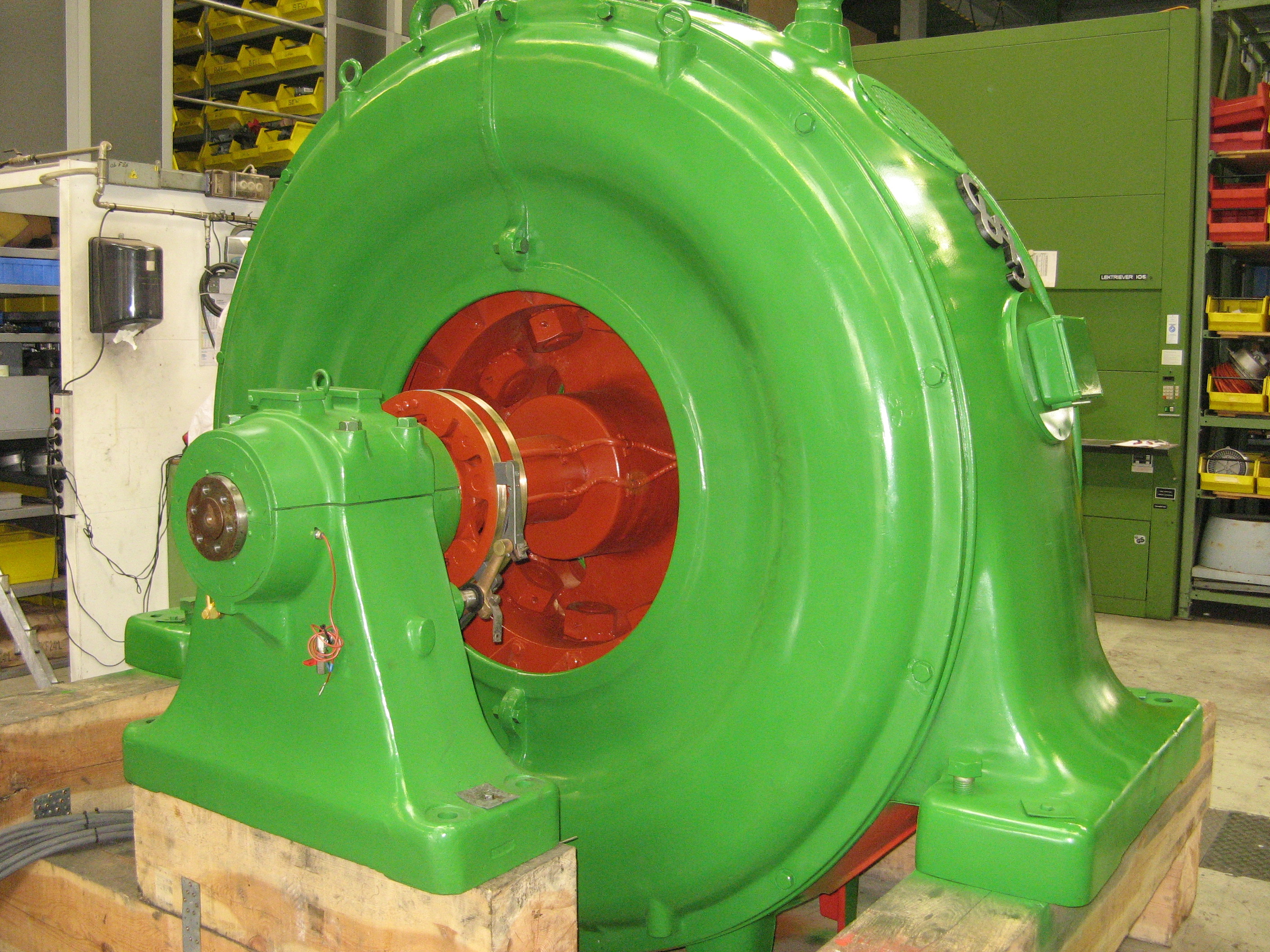 Wasserkraft Generator Umwicklung auf 400 Volt